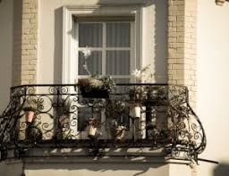 it describes different types of balcony design